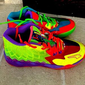 Men’s Melo Ball Basketball shoes size 8.5